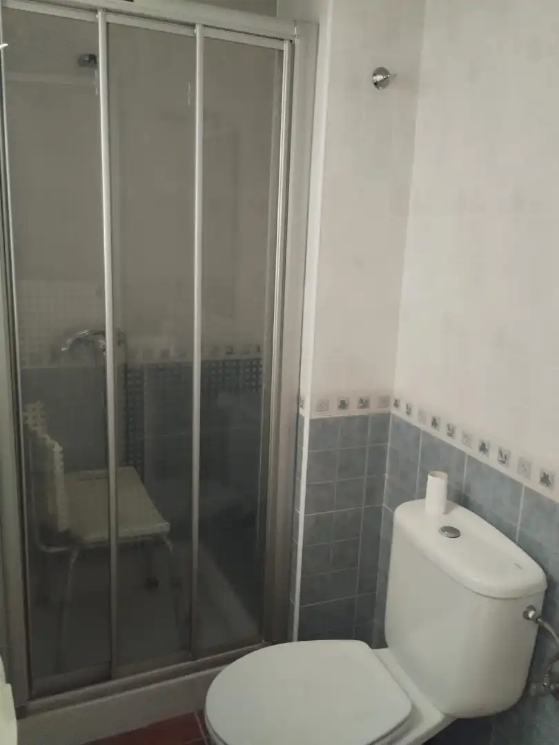 Bany de Casa adosada en venda en Tolox amb Moblat