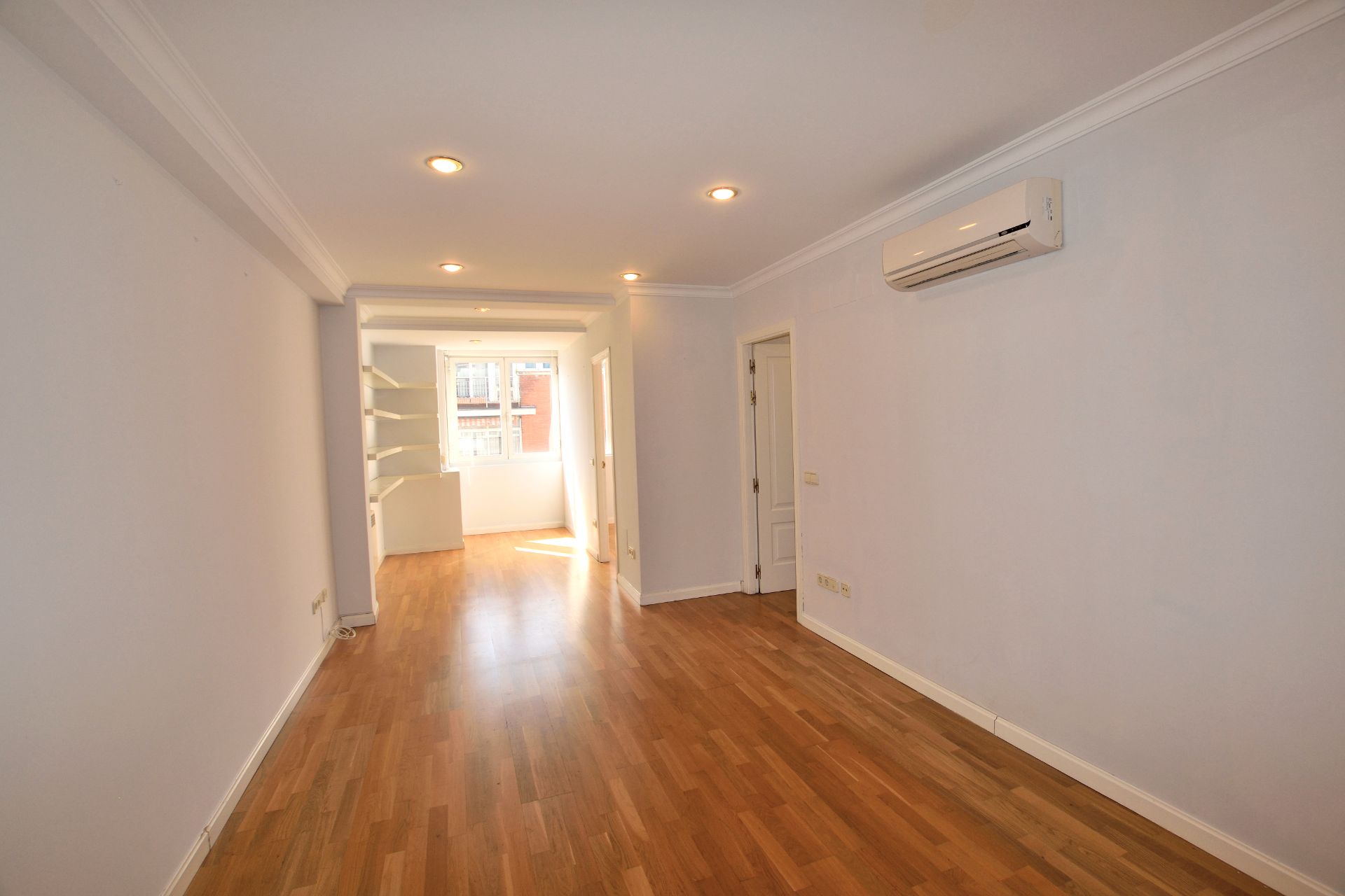 Attic for sale in  Madrid Capital  with Air Conditioner and Heating