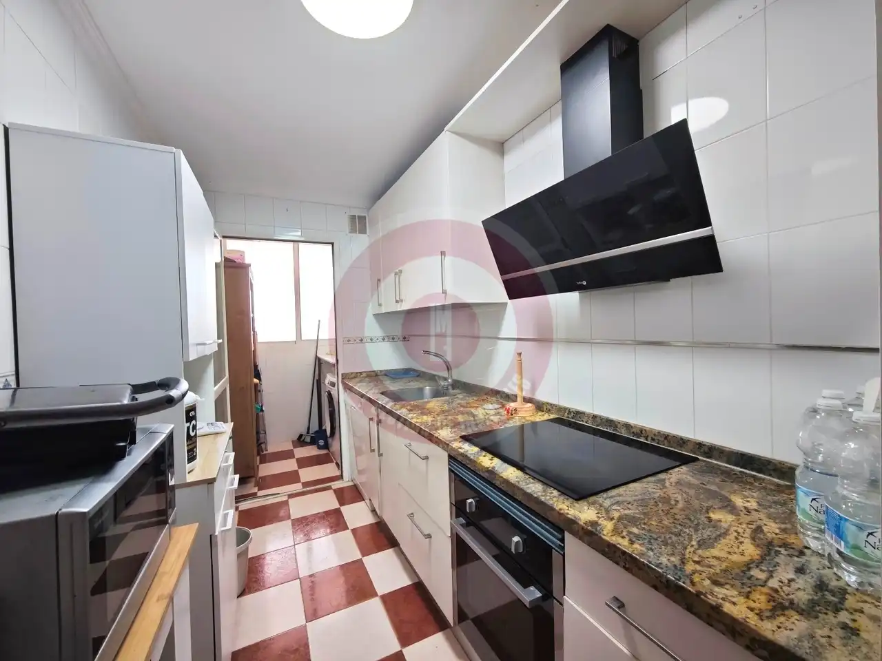 Küche von Wohnung zum Verkauf in Algarrobo mit Klimaanlage, Terrasse und Gemeinschaftspool