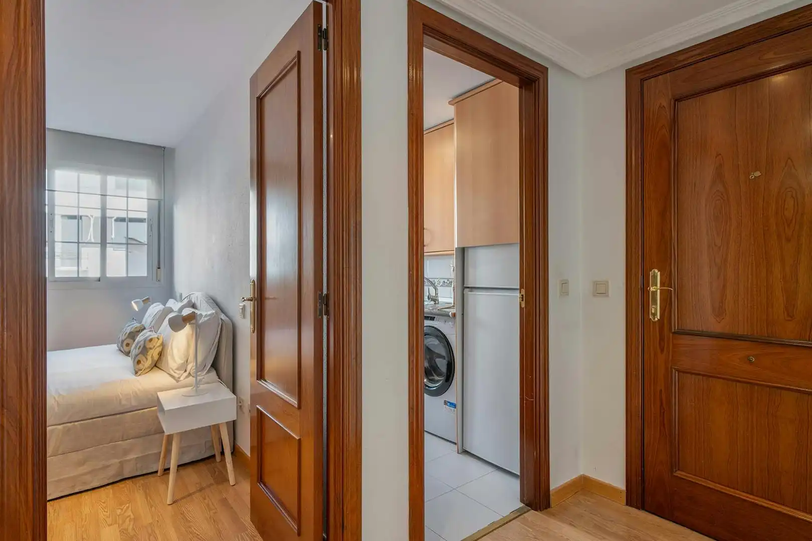 Bedroom of Flat for rent in Madrid  with Air Conditioner and Washing machine