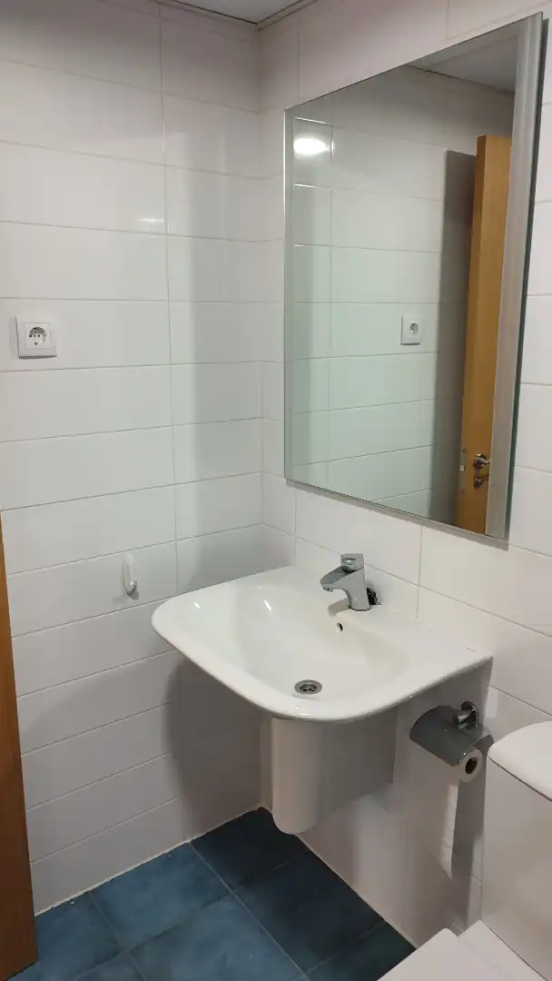 Badezimmer von Wohnung zum Verkauf in Reus mit Klimaanlage, Heizung und Terrasse