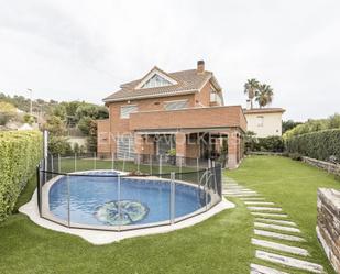 Piscina de Casa o xalet en venda en Sant Just Desvern amb Aire condicionat, Calefacció i Jardí privat