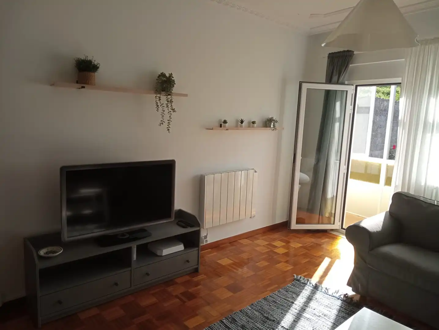 Sala de estar de Piso en venta en Viveiro con Calefacción, Amueblado y Balcón
