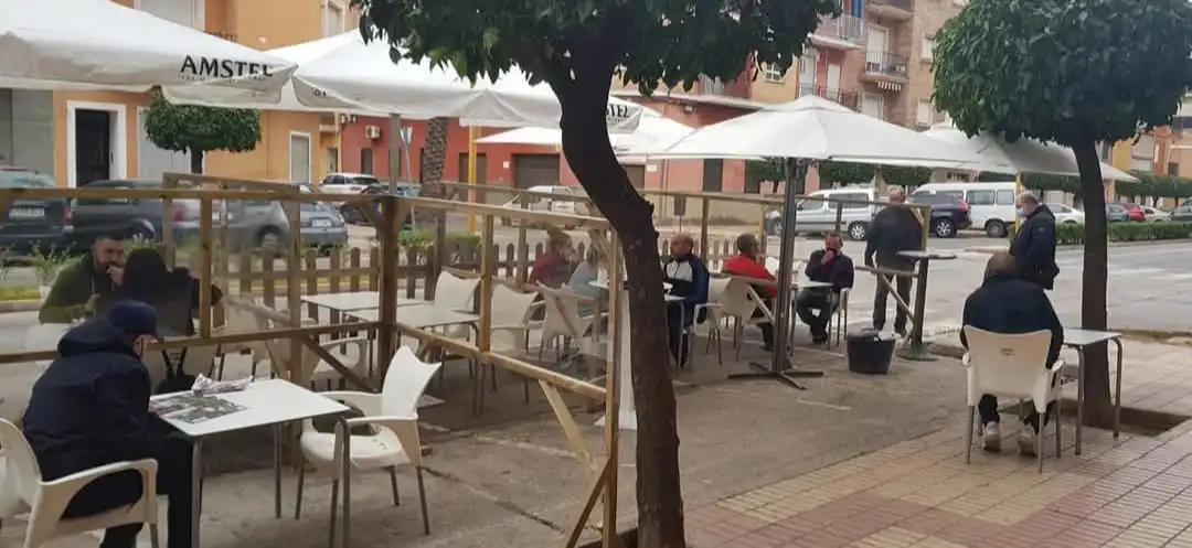 Geschaftsraum zum Verkauf in Carcaixent mit Klimaanlage, Heizung und Terrasse