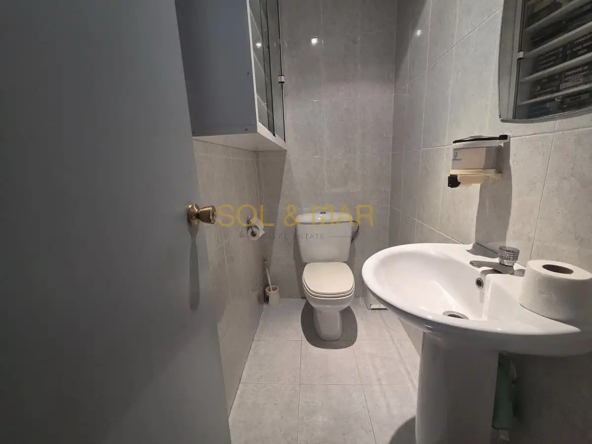 Baño de Local en venta en Torremolinos con Aire acondicionado