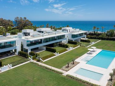 Casa con piscina en venta en Milla de Oro