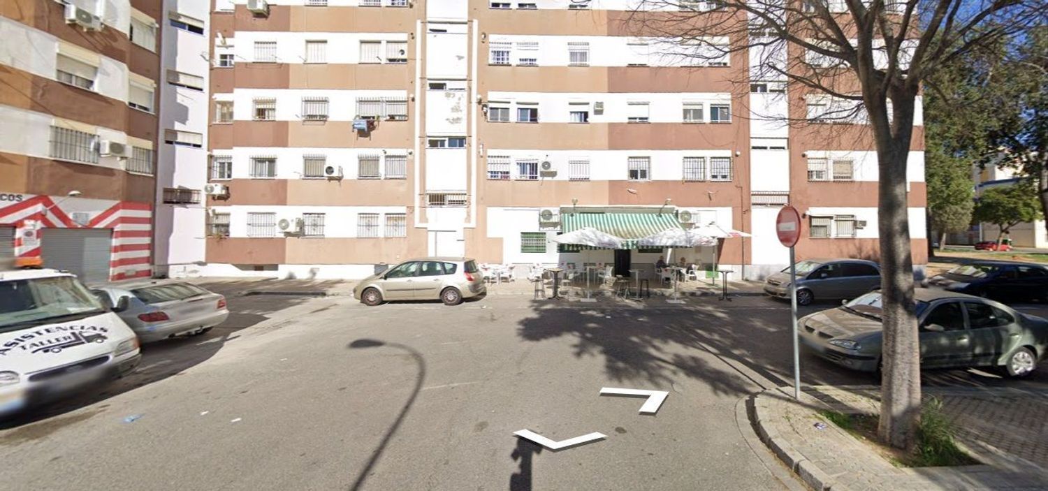 Exterior view of Flat for sale in  Sevilla Capital  with Storage room