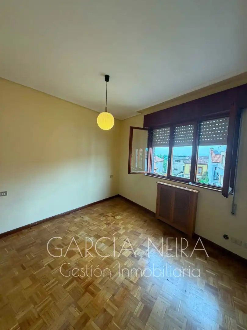 Bedroom of Flat for rent in Noreña  with Heating, Parquet flooring and Furnished