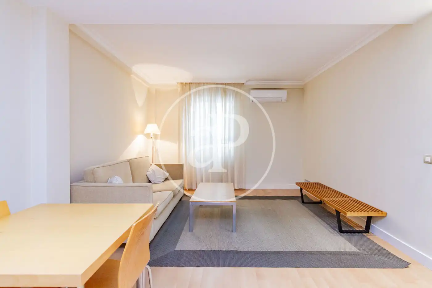 Außenansicht von Wohnung zur Miete in Madrid mit Klimaanlage, Heizung und Möbliert