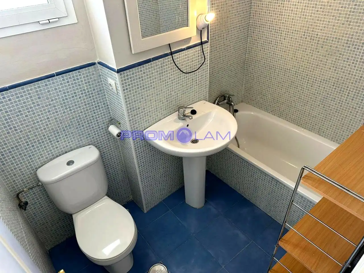 Baño de Piso en venta en Gelves con Terraza