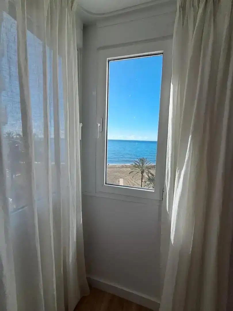 Schlafzimmer von Wohnung zur Miete in Marbella mit Klimaanlage und Balkon