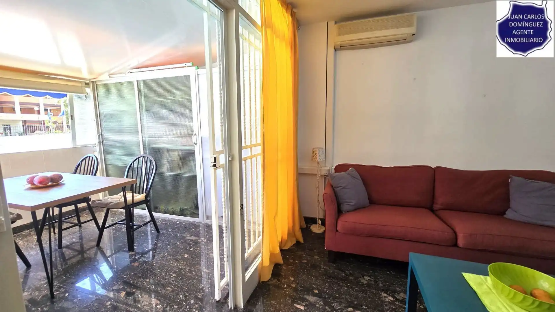 Sala d'estar de Apartament de lloguer en San Bartolomé de Tirajana amb Aire condicionat, Terrassa i Moblat
