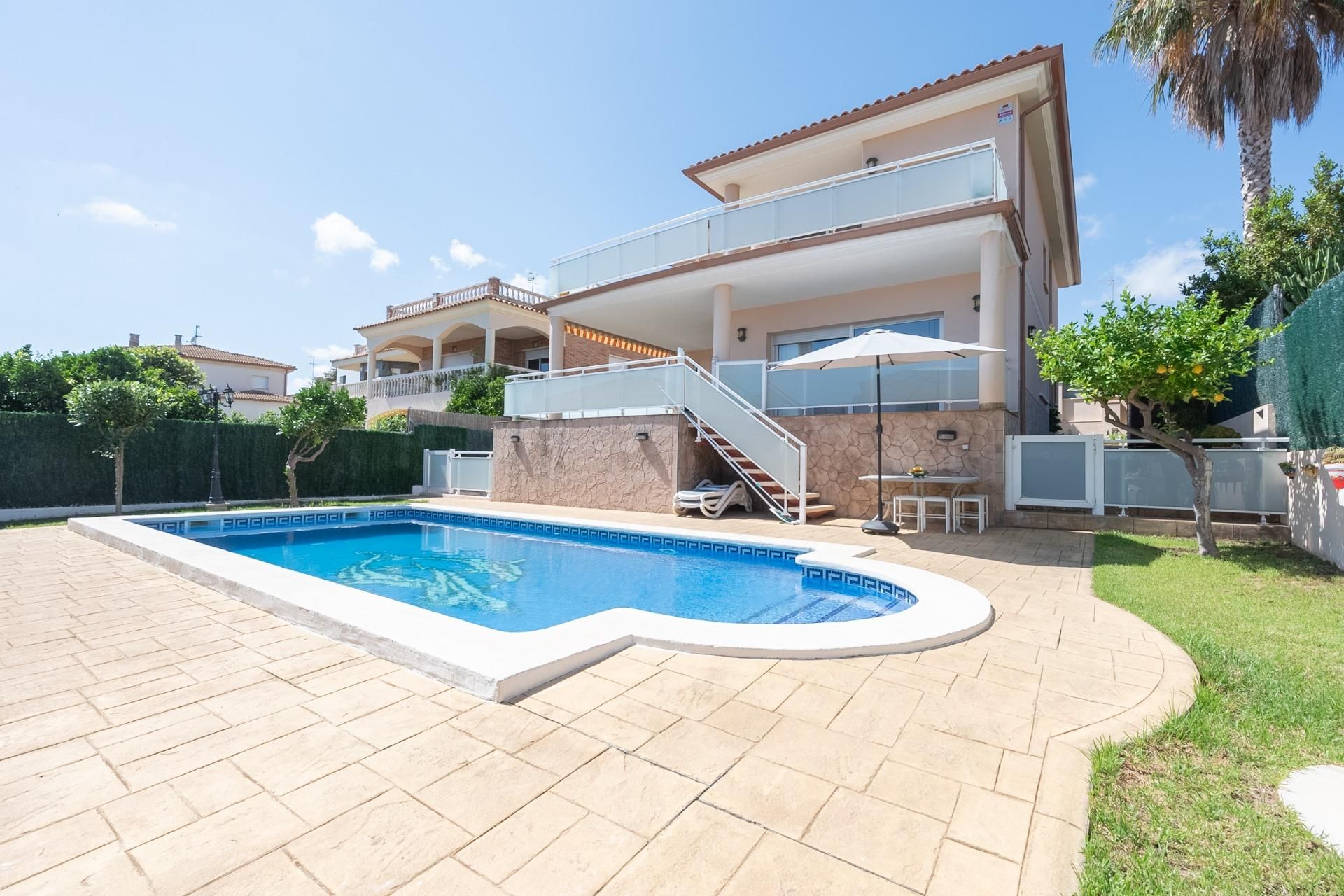 Casa o xalet en venda a Cunit Residencial