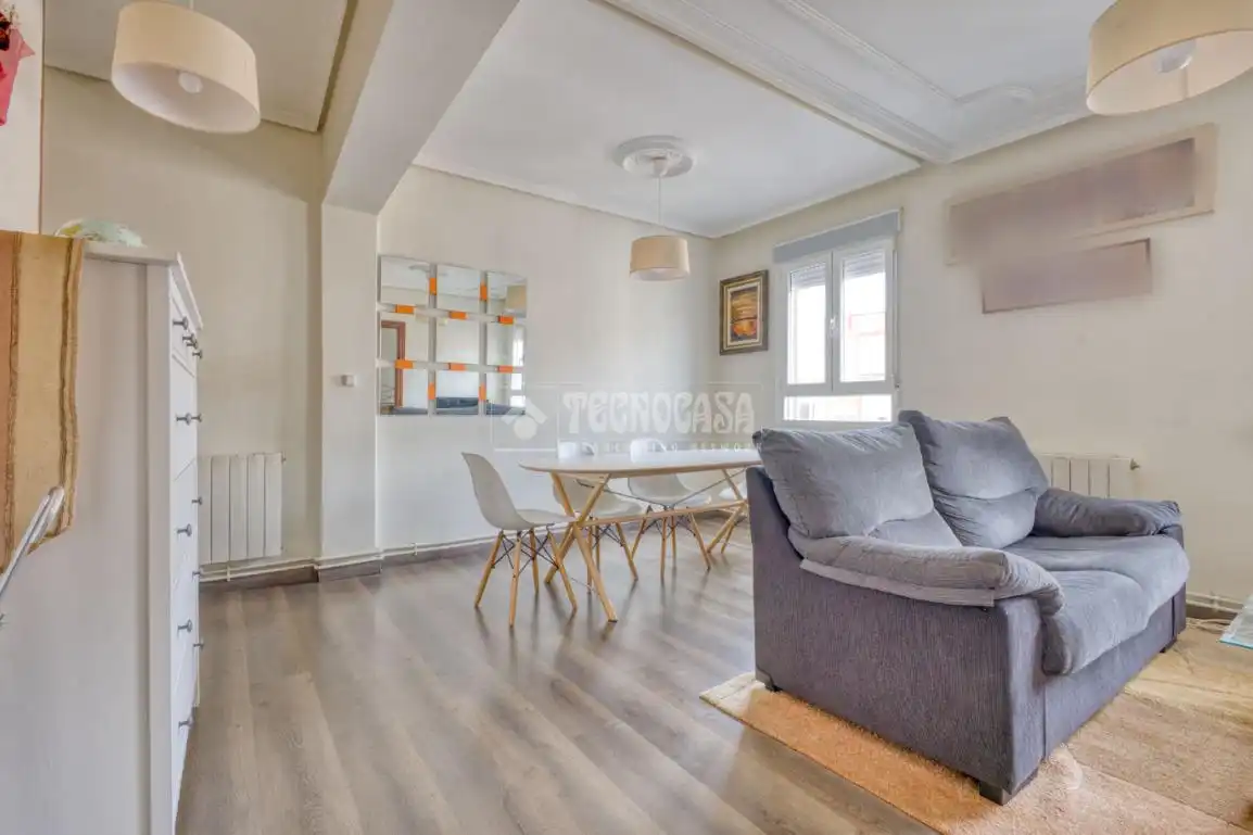 Comedor de Piso en venta en Valladolid con Calefacción y Parquet