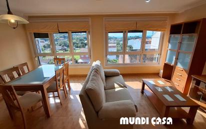 Sala d'estar de Dúplex en venda en Boiro amb Calefacció, Traster i Moblat