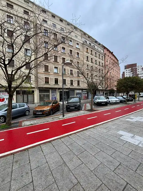 Piso en venta en Avenida del Ferrocarril, Ametzola