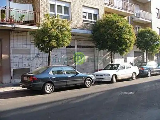 Local comercial en venda a Calle Cl Victor De Los Rios 19 24006 Leon