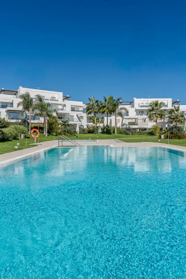 Piscina de Apartament en venda en Estepona