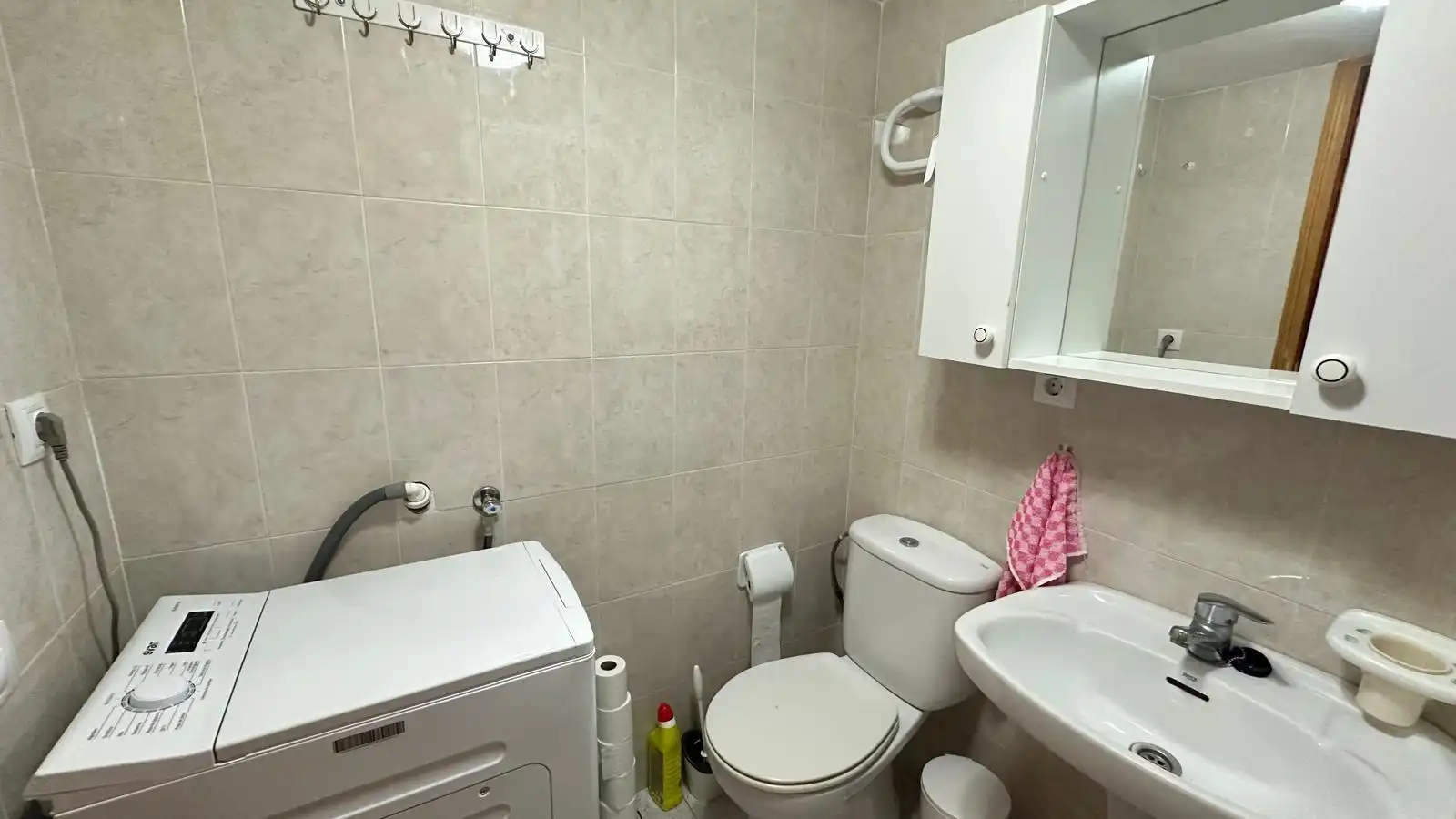 Baño de Apartamento en venta en San Bartolomé de Tirajana con Amueblado, Balcón y Piscina comunitaria