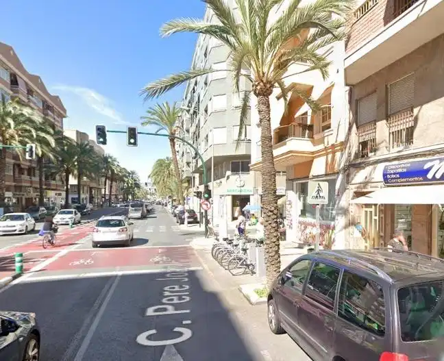 Vista exterior de Piso en venta en Elche / Elx
