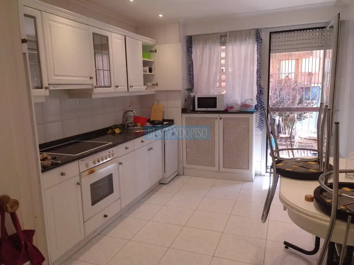 Kitchen of Flat for rent in  Logroño  with Heating, Parquet flooring and Terrace