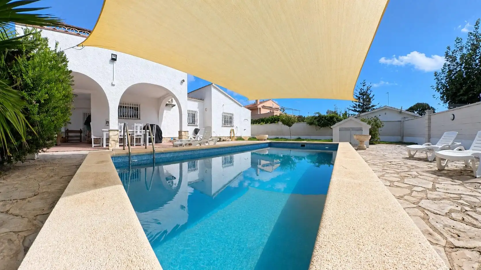 Chalet con piscina en venta en Eucaliptus- Poble Nou del Delta