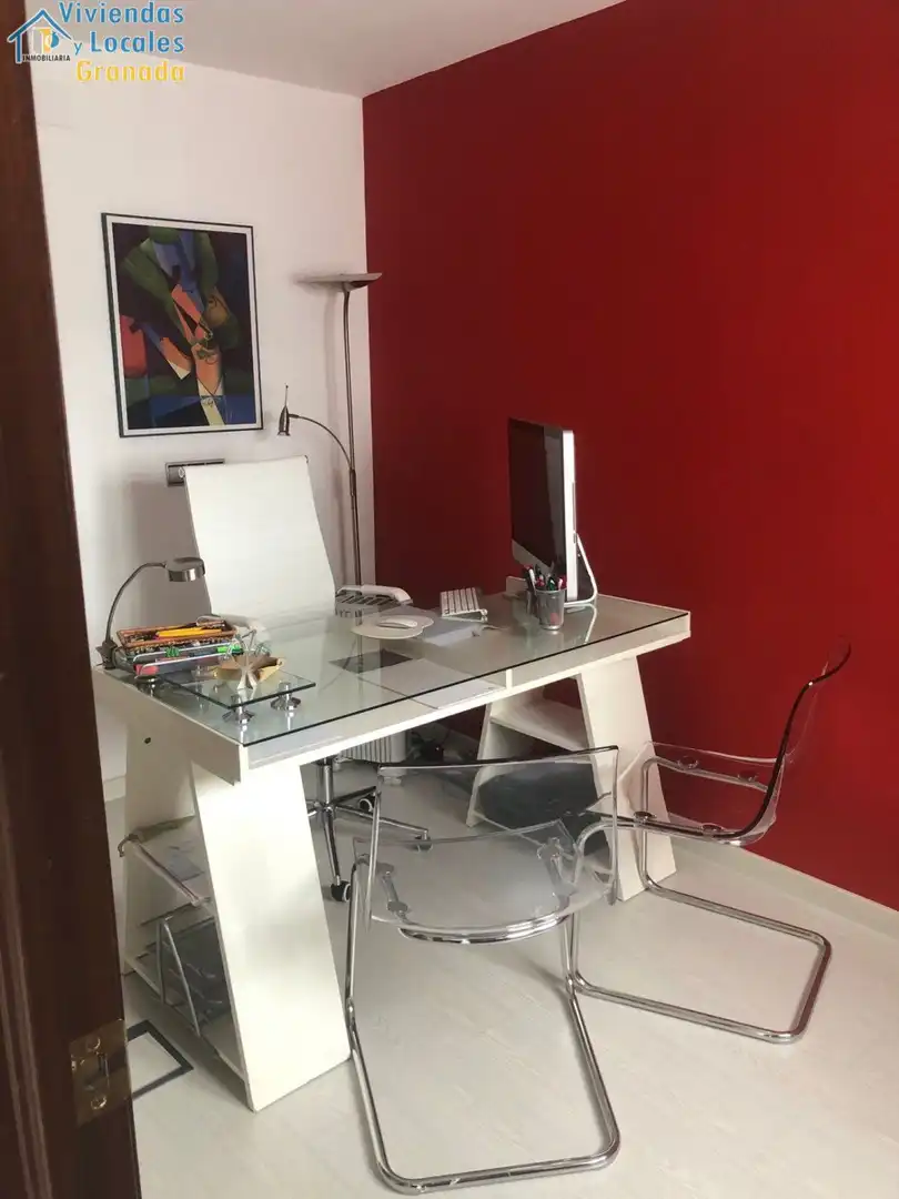 Office for rent in Granada  with Air Conditioner, Heating and Furnished