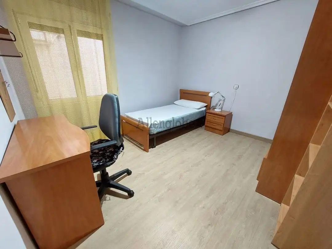 Bedroom of Flat for rent in Oviedo   with Heating and Terrace