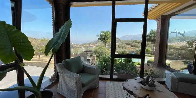 Vista exterior de Casa o xalet en venda en Loja amb Aire condicionat, Jardí privat i Terrassa