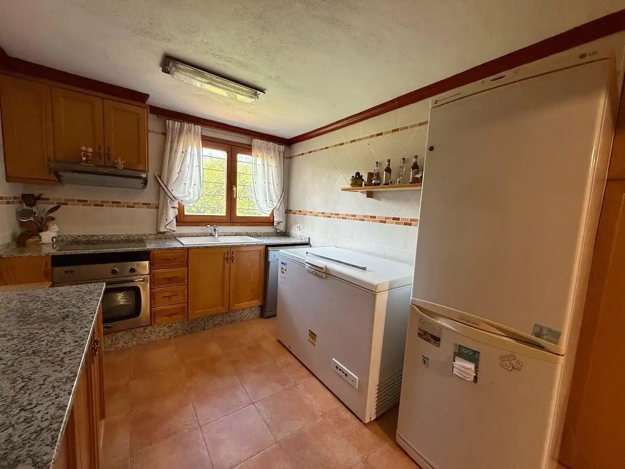 Cuina de Casa o xalet en venda en Chiva amb Aire condicionat, Calefacció i Jardí privat