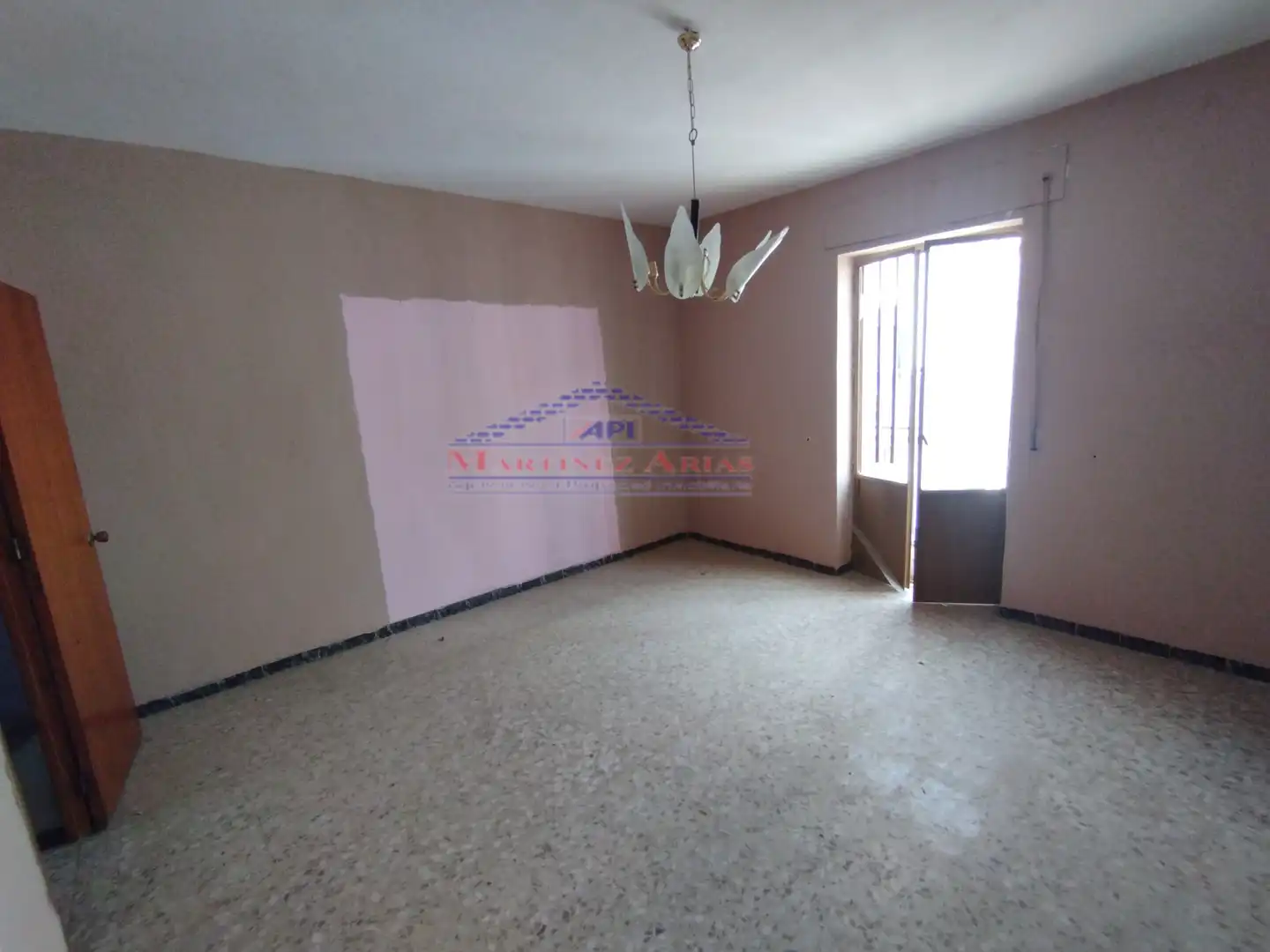 Sala d'estar de Casa adosada en venda en Sabiote
