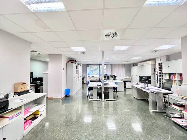 Oficina en Venta en Avinguda de Madrid, 141 en Barri de les Corts