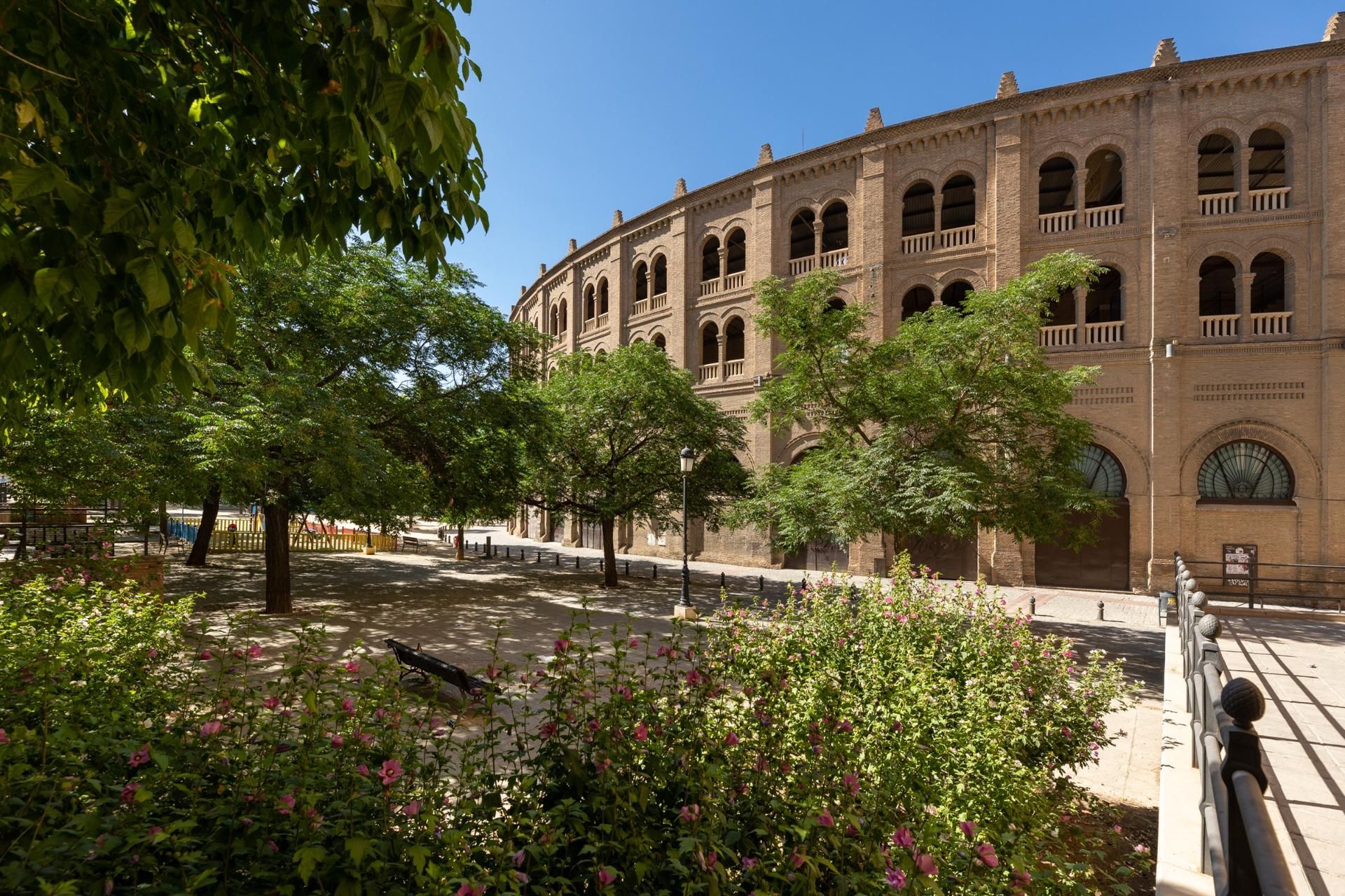 Exterior view of Flat for sale in  Granada Capital  with Terrace and Balcony
