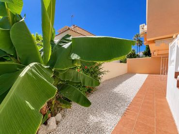 Baixos amb jardí en venda a Montemar
