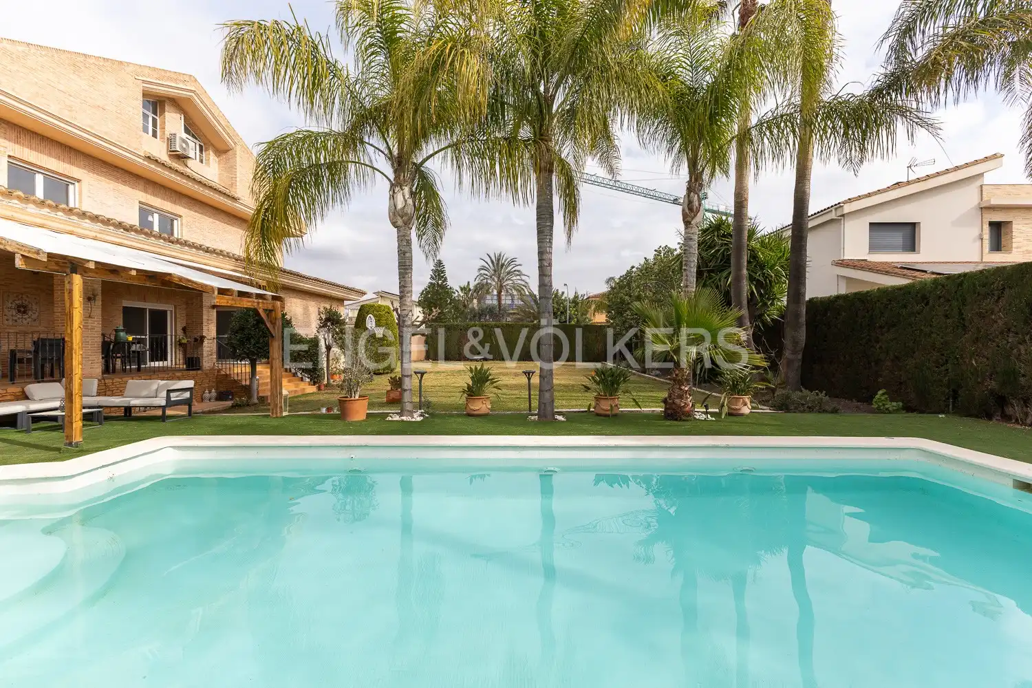 Swimming pool of Houses for sale in L'Eliana  with Air Conditioner, Heating and Private garden