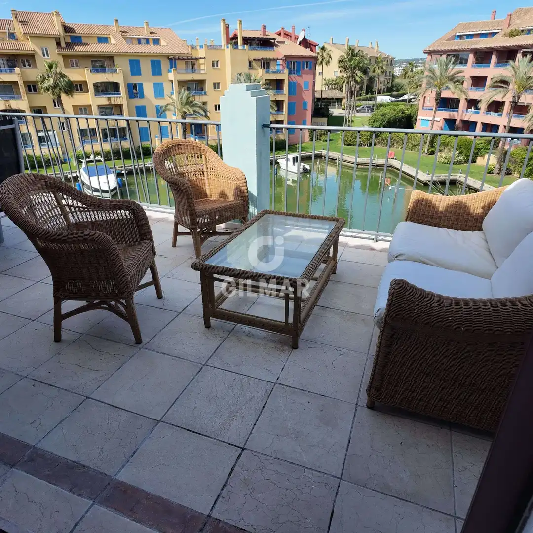 Terraza de Dúplex en venta en Sotogrande con Calefacción, Trastero y Piscina