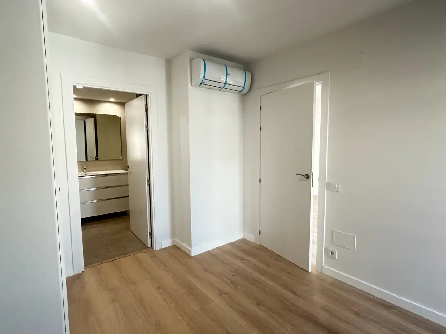 Habitación de Piso de alquiler en Mataró con Aire acondicionado, Calefacción y Horno