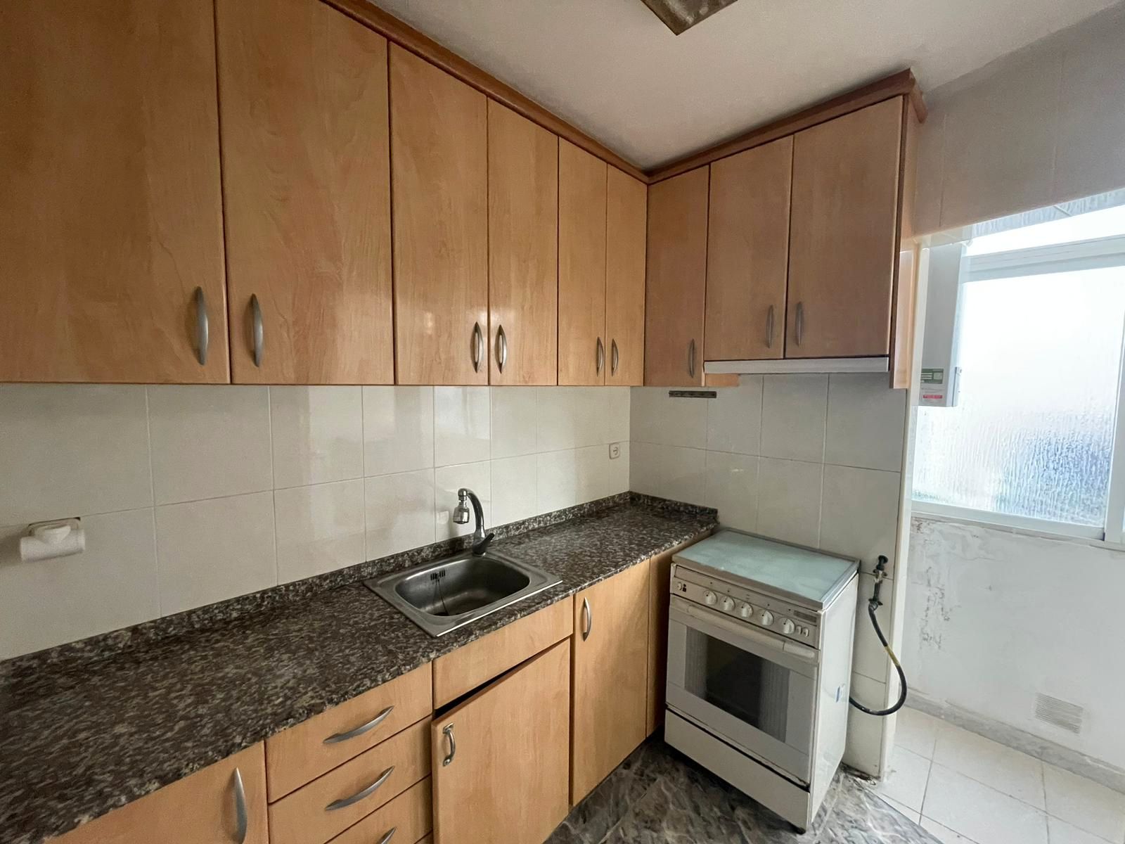 Kitchen of Flat for sale in L'Hospitalet de Llobregat  with Air Conditioner, Heating and Storage room