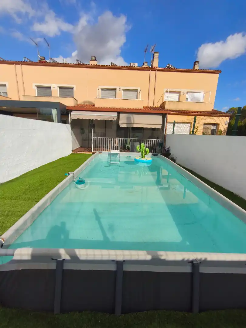 Piscina de Casa adosada en venta en El Rourell con Aire acondicionado, Calefacción y Jardín privado