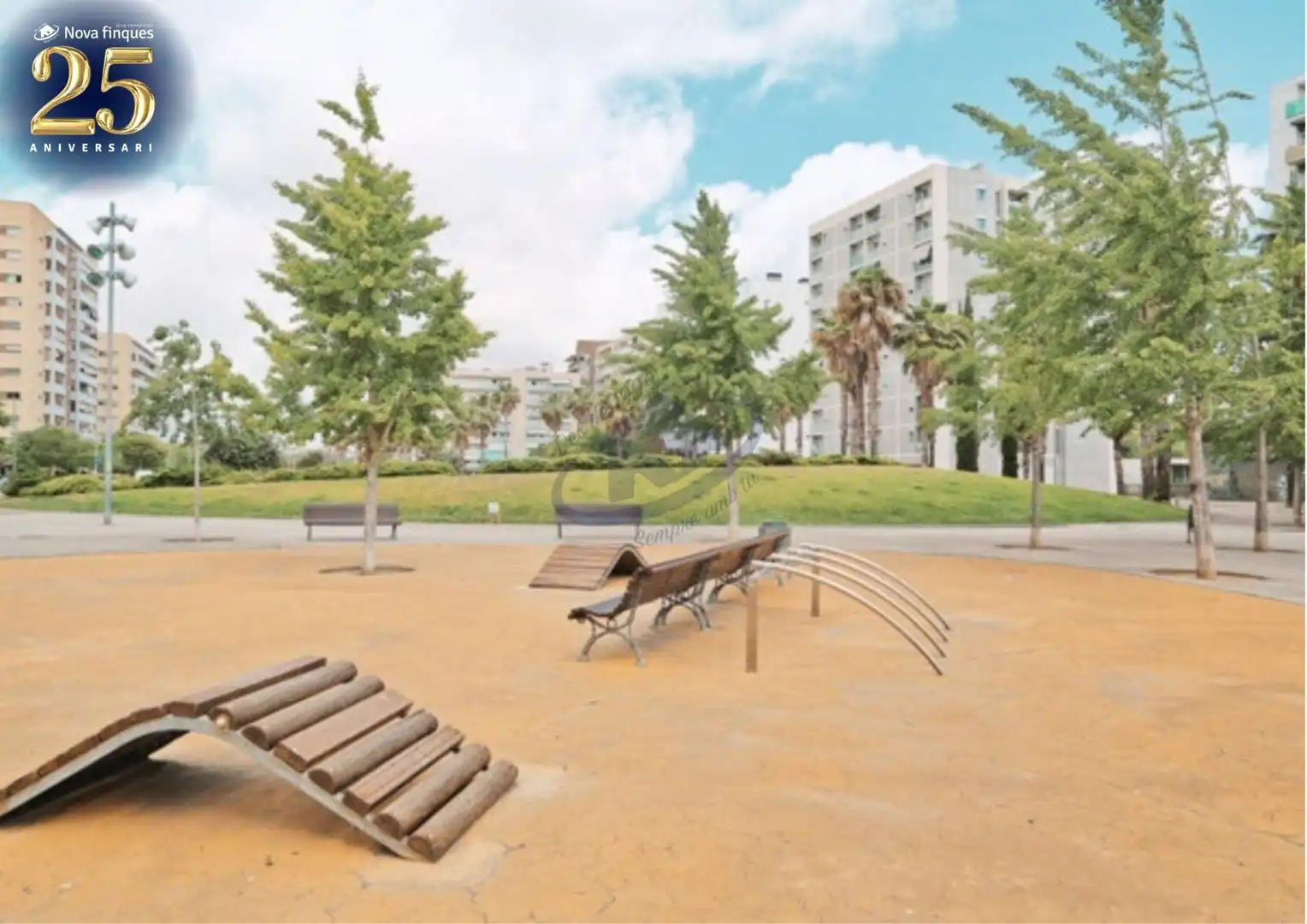 Vista exterior de Àtic en venda en Barberà del Vallès amb Calefacció i Terrassa