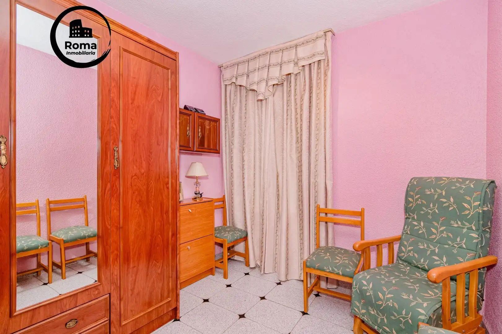 Bedroom of Flat for sale in Granada  with Air Conditioner, Terrace and Storage room