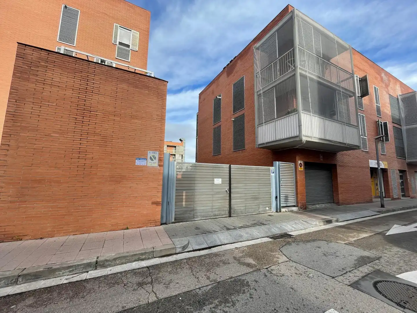 Exterior view of Garage for sale in Sant Joan Despí