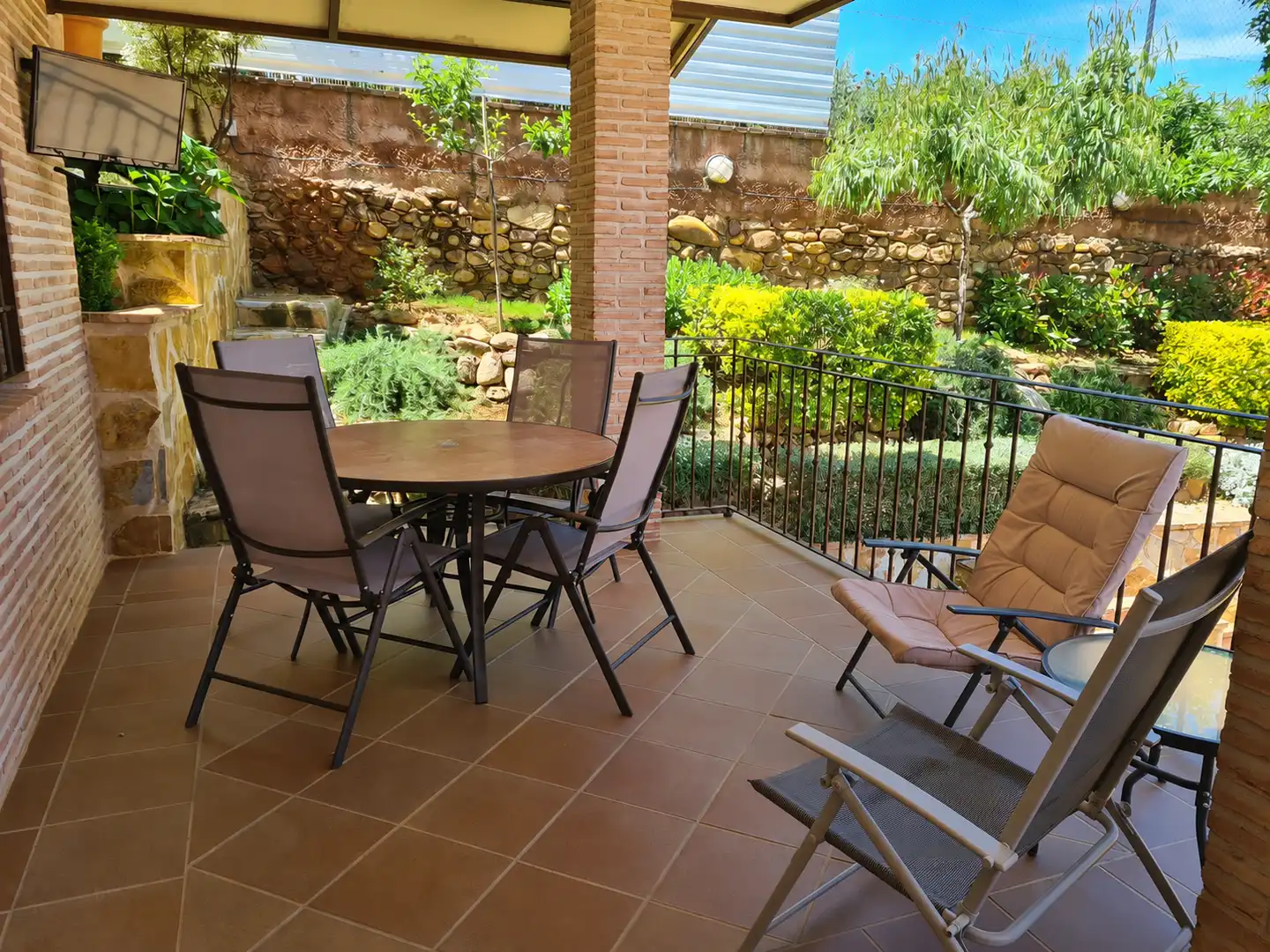 Terrasse von Country house zum Verkauf in Robledillo de Mohernando mit Klimaanlage, Privatgarten und Terrasse