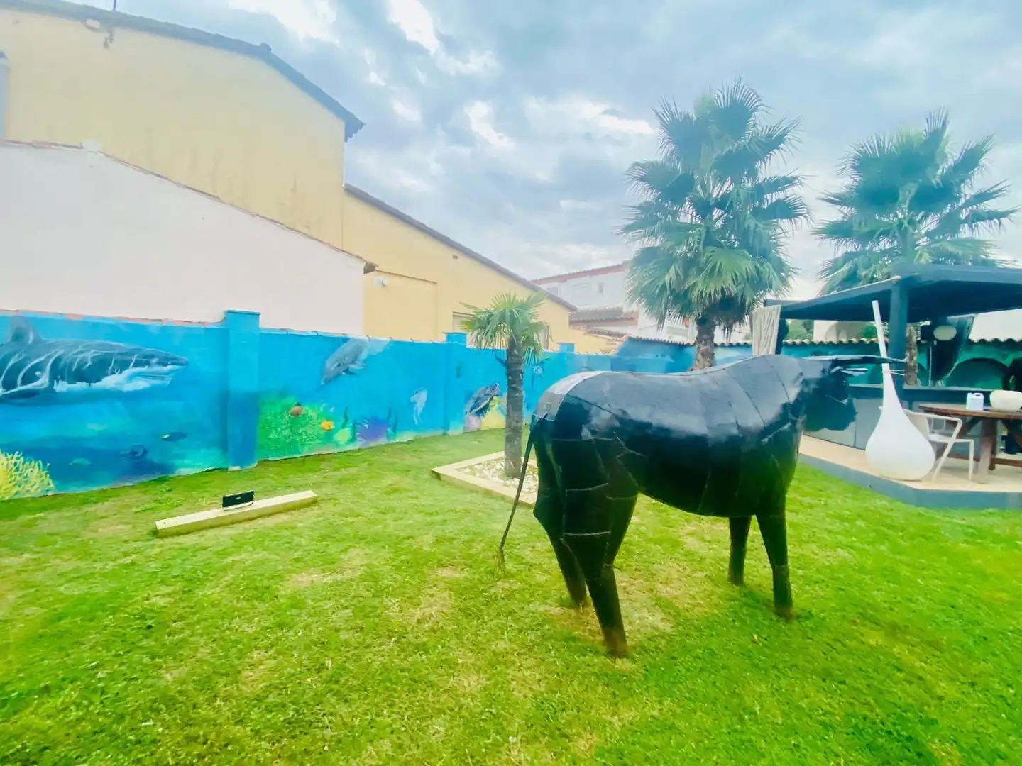 Piscina de Casa adosada en venda en Empuriabrava amb Aire condicionat, Calefacció i Jardí privat