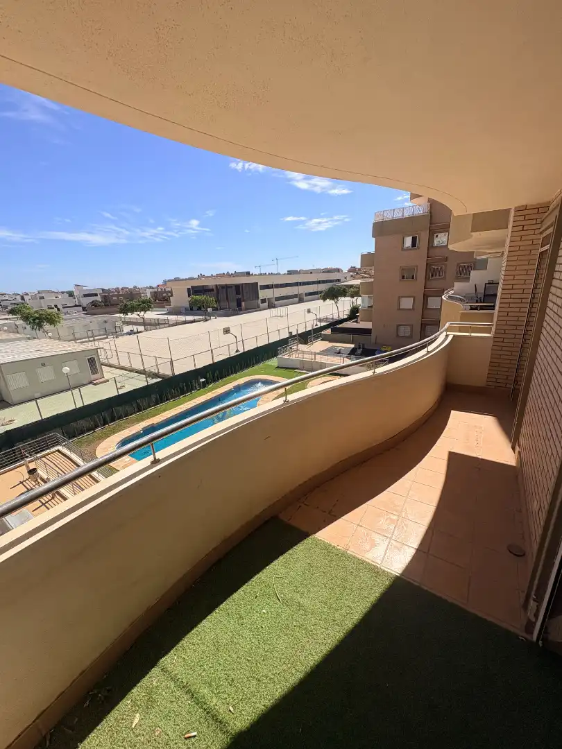 Appartement avec piscine à louer à Avenida Reino de España 225