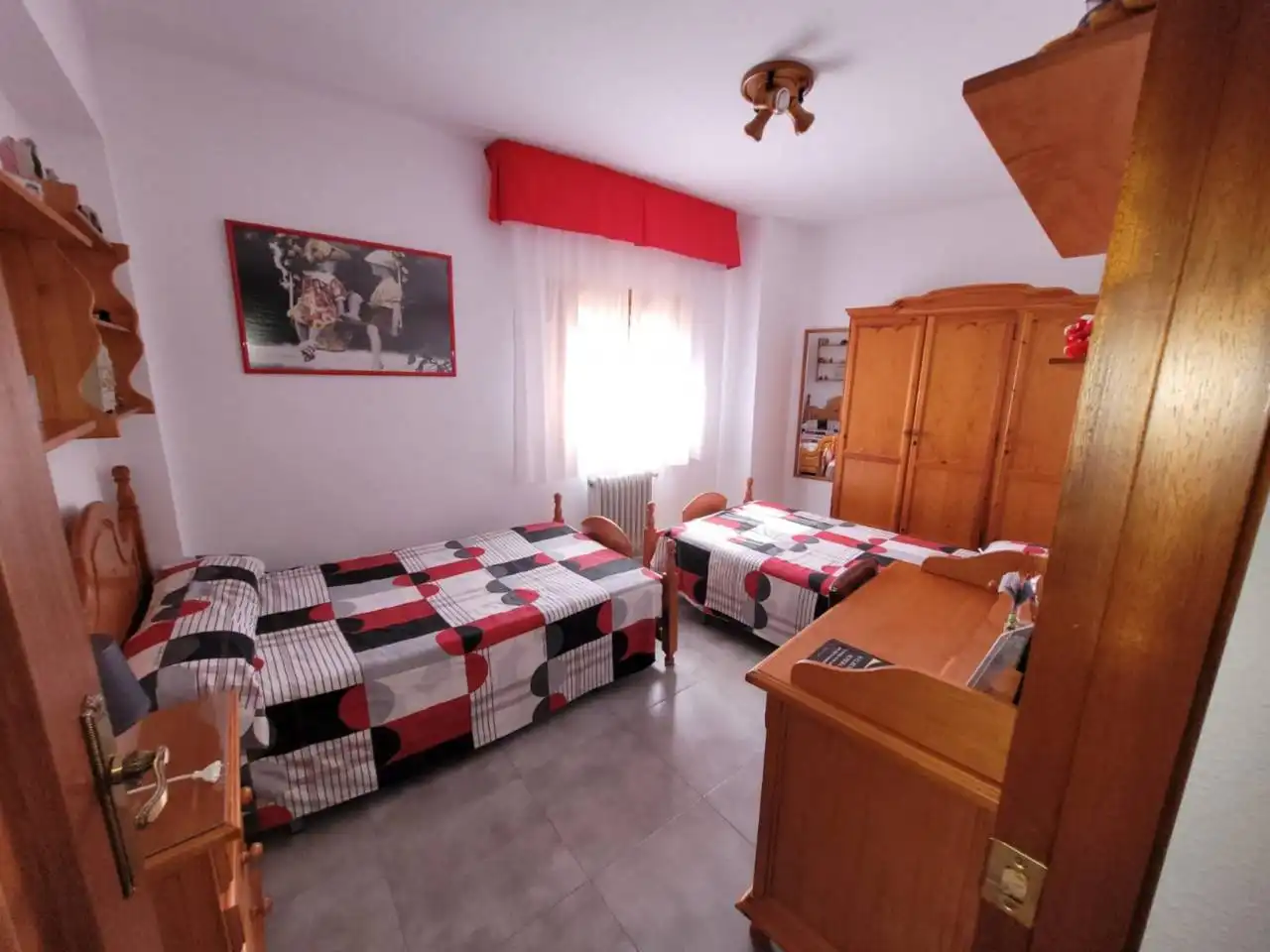 Dormitori de Casa o xalet en venda en Baza amb Aire condicionat, Calefacció i Terrassa