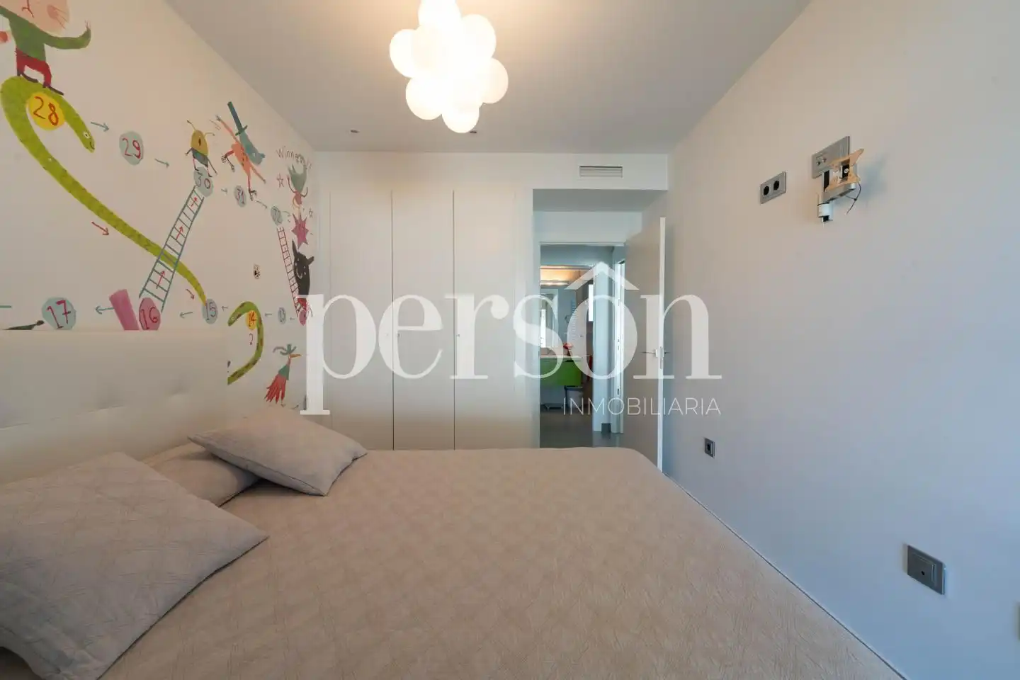Habitación de Casa o chalet en venta en La Pobla de Vallbona con Aire acondicionado, Calefacción y Jardín privado