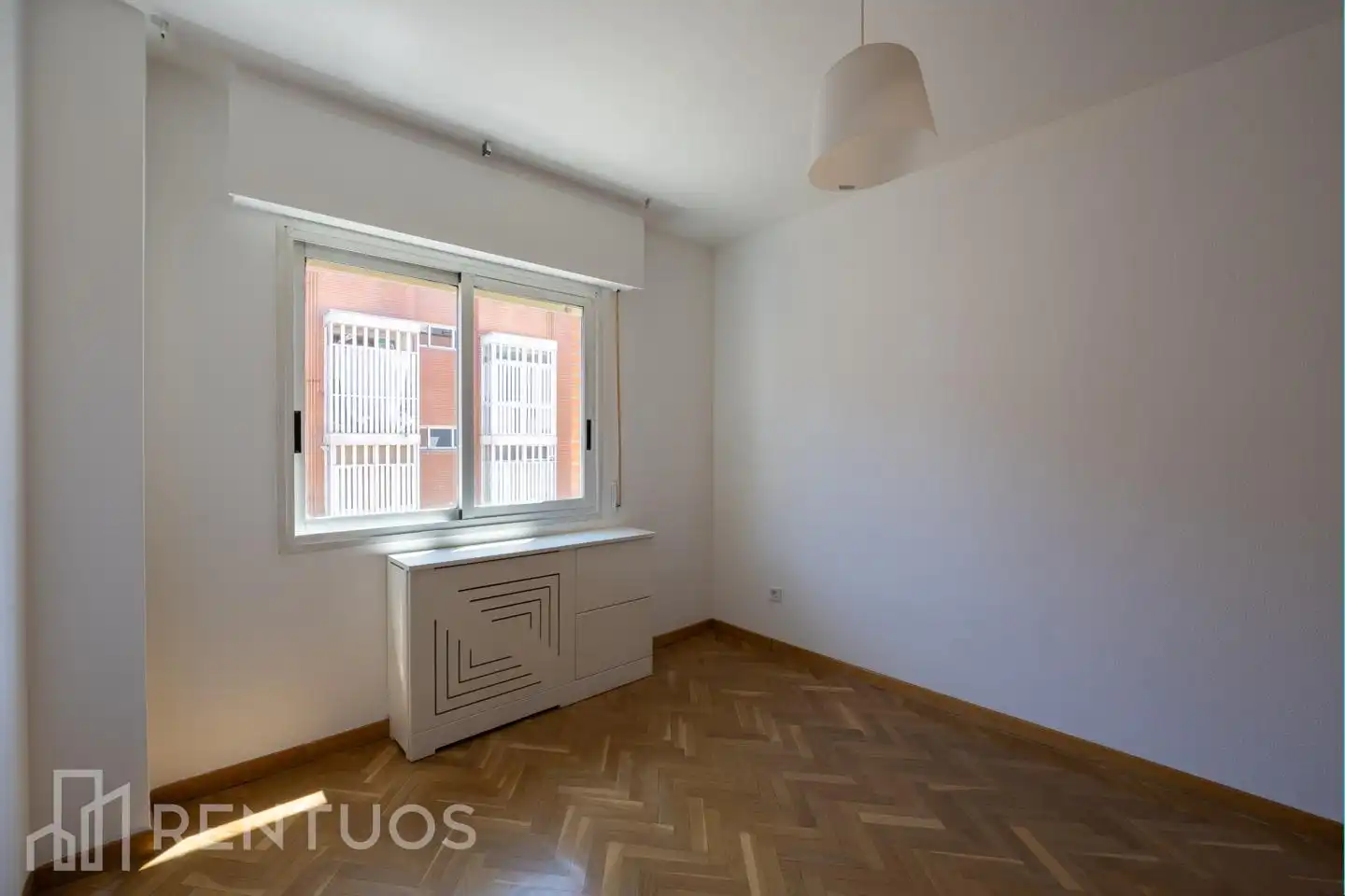 Bedroom of Flat for rent in Madrid  with Air Conditioner, Heating and Parquet flooring