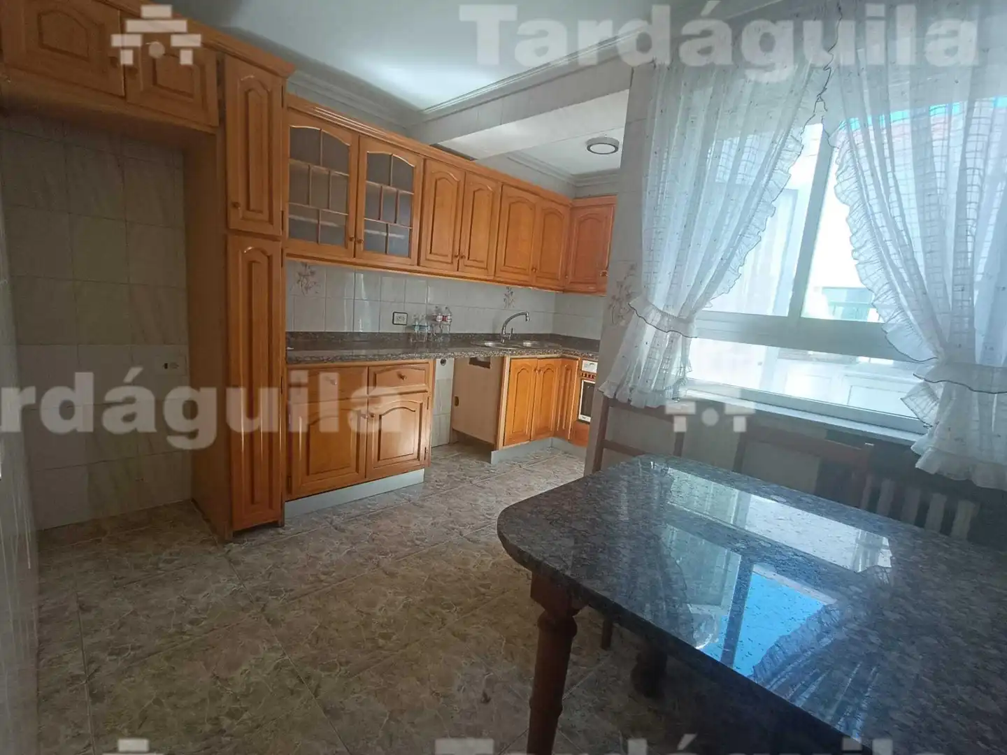 Cocina de Piso en venta en Salamanca con Calefacción, Trastero y Balcón