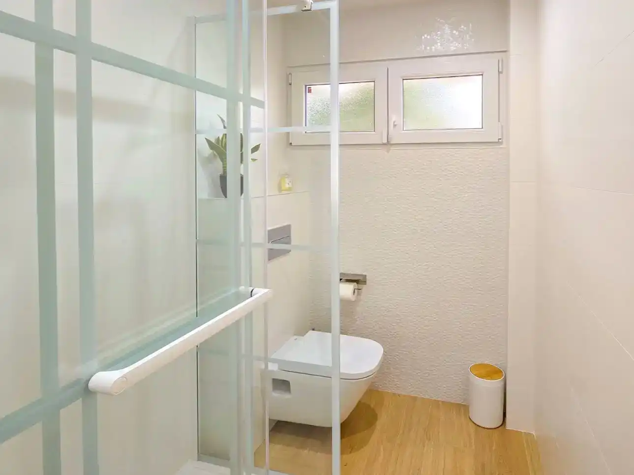 Bany de Apartament de lloguer en Suances amb Moblat i Balcó
